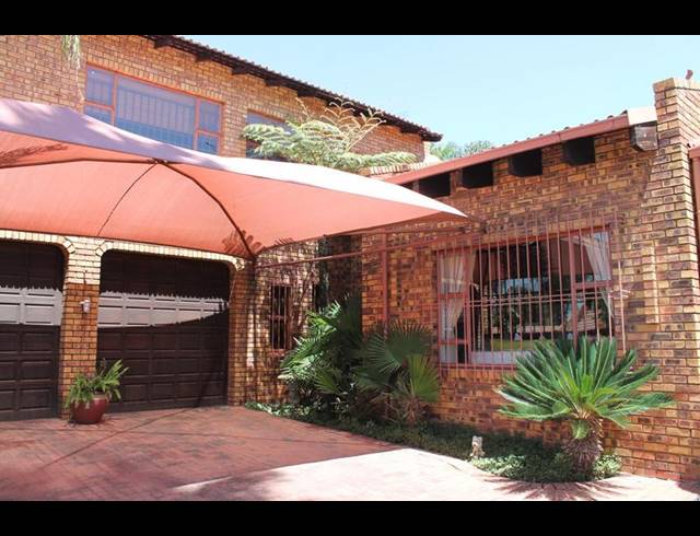 4 BEDROOM HOUSE FOR SALE IN MARAIS STEYN PARK
